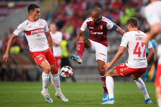 塔图姆34+10绿军险胜雄鹿3连胜 76人力克魔术