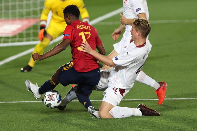 巴特勒8中1热火负魔术 恩乔缺阵雄鹿大胜76人