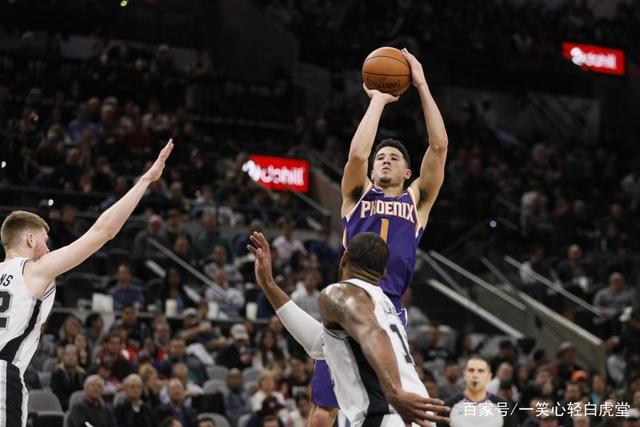 希望没有大碍！辽宁队老将李晓旭无对抗受伤